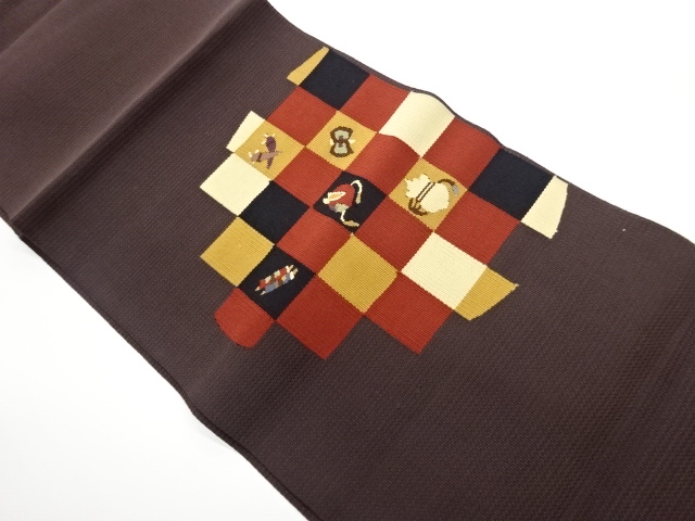 変わり市松に抽象宝尽くし模様織出し名古屋帯